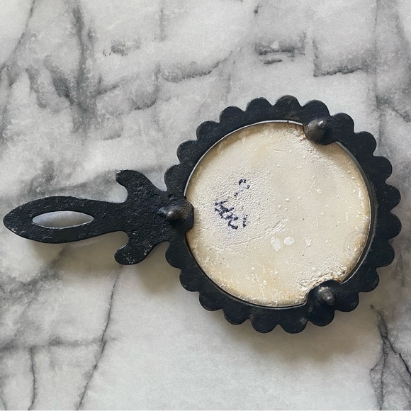 Vintage Currier & Ives Cast Iron and Tile Trivet - Picture 4 of 6